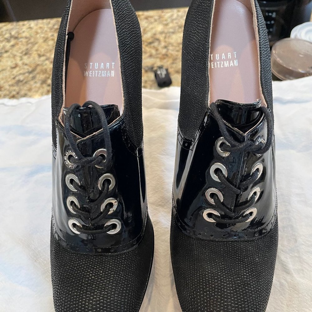 Stuart Weitzman Lace Up platform pumps. Multimedia with awesome details